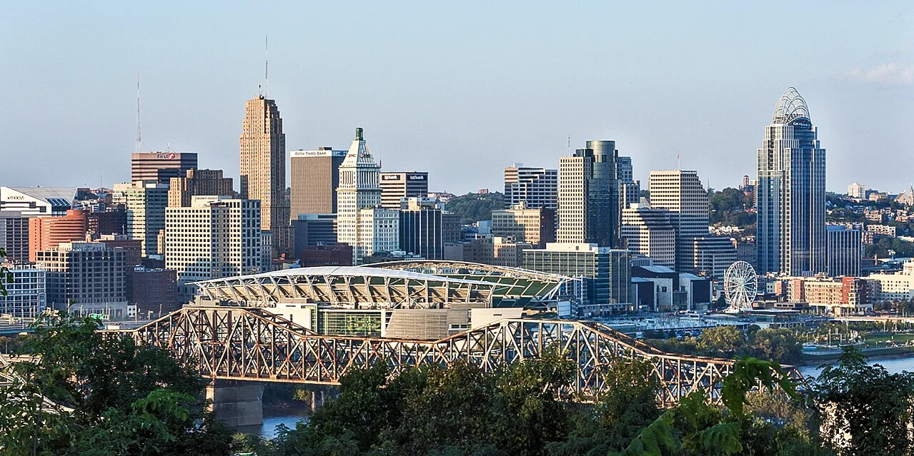 Destination view of Cincinnati. Downtown Cincinnati viewed from Devou Park (cropped)