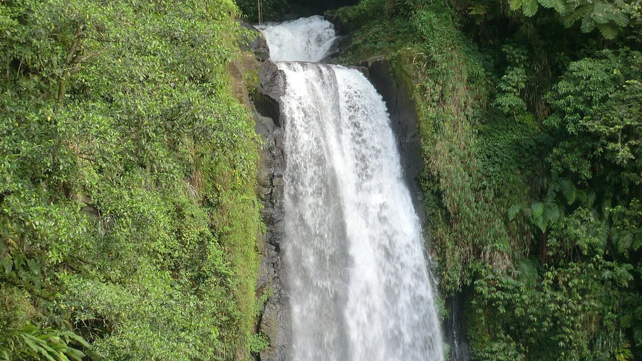 Destination view of Dominica. Dominica (Caribbean) - Trafalgar Falls - double-falls