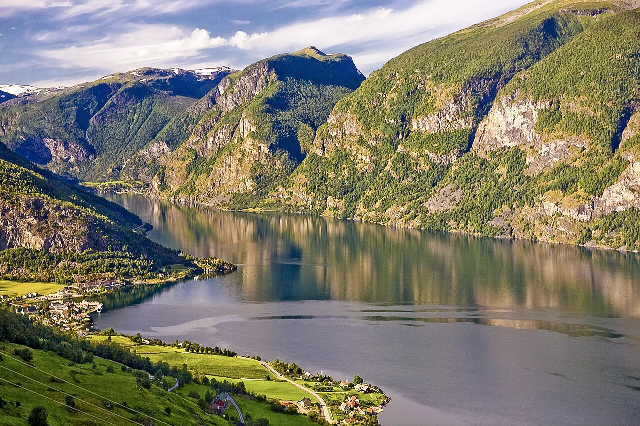 Destination view of Flåm. Aurlandsfjorden frå Snøvegen