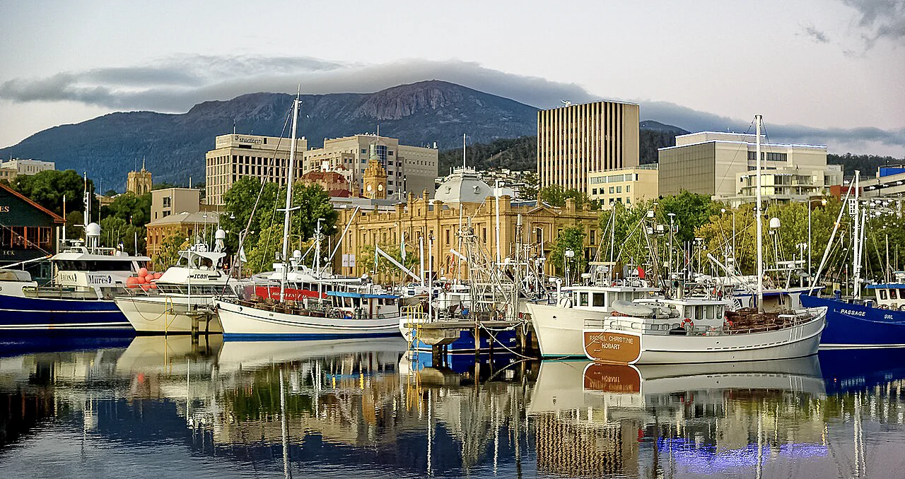 Destination view of Hobart. Franklin Wharf 2015 b (cropped)