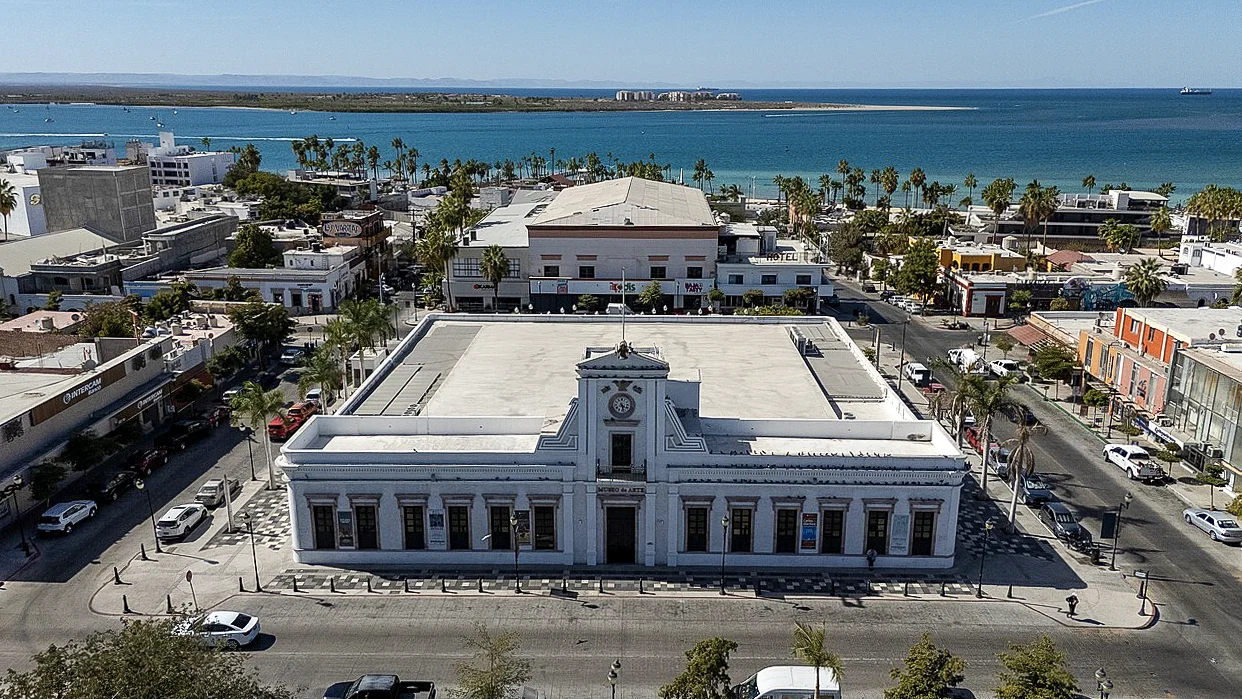 Destination view of La Paz. Vista aérea del Museo de Arte de Baja California Sur 01