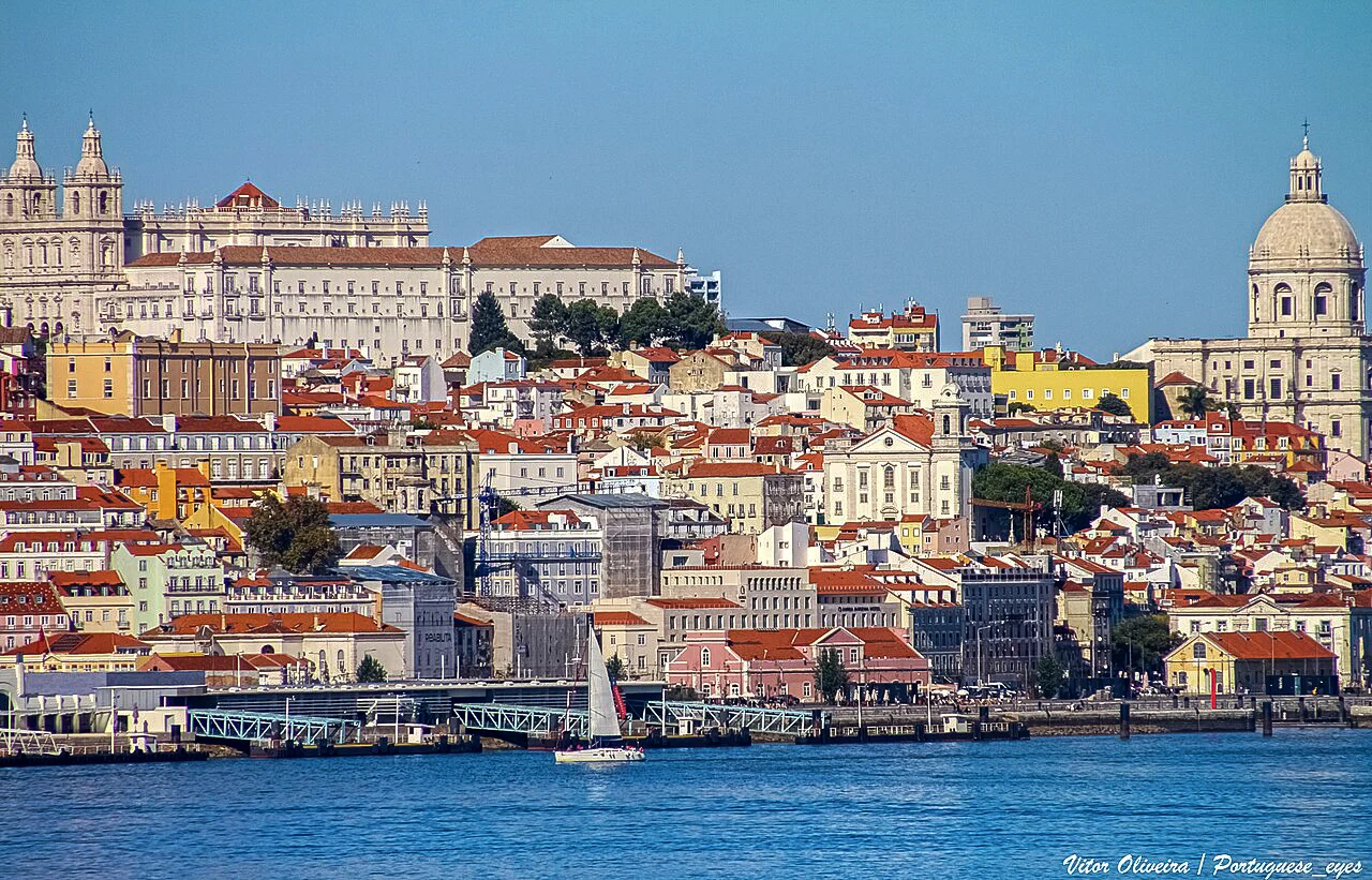 Destination view of Lisbon. Lisboa - Portugal (52597836992)