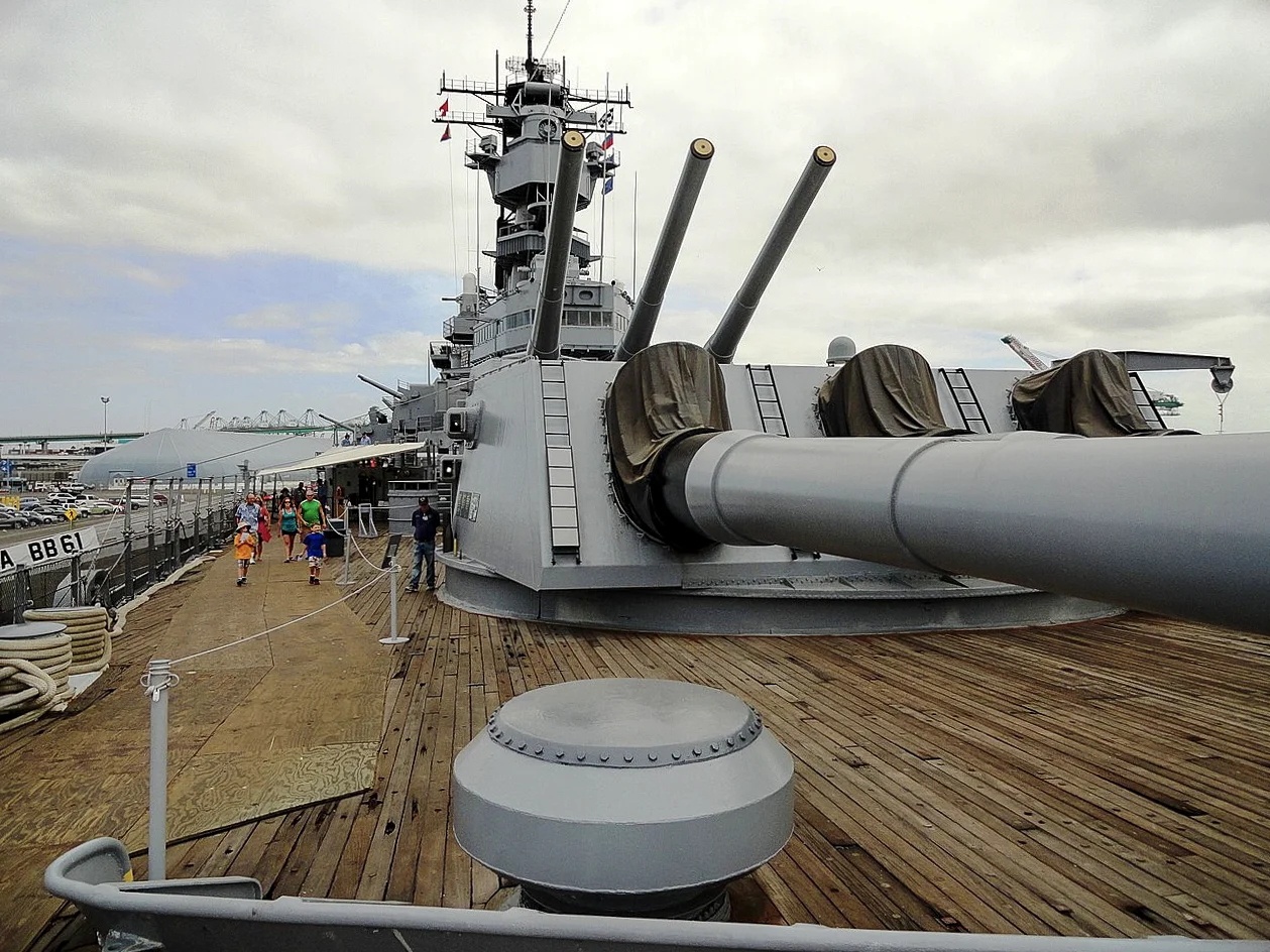 Destination view of Los Angeles (San Pedro). USS Iowa Battleship, San Pedro, Los Angeles (20969819089)
