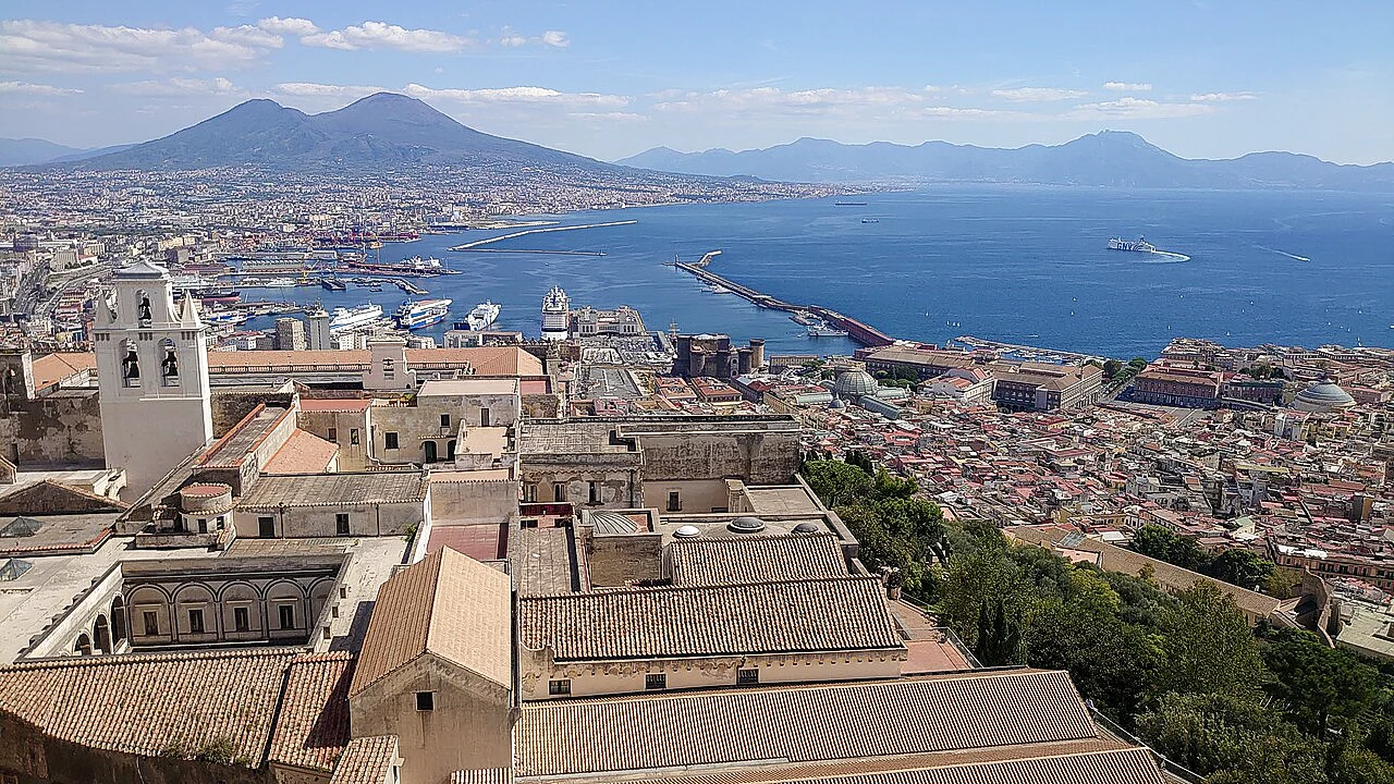 Destination view of Naples. Napoli - Maschio Angioino - 202209302342 3