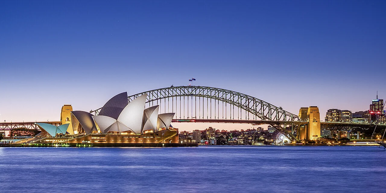 Destination view of Sydney. Sydney Opera House and Harbour Bridge Dusk (2) 2019-06-21
